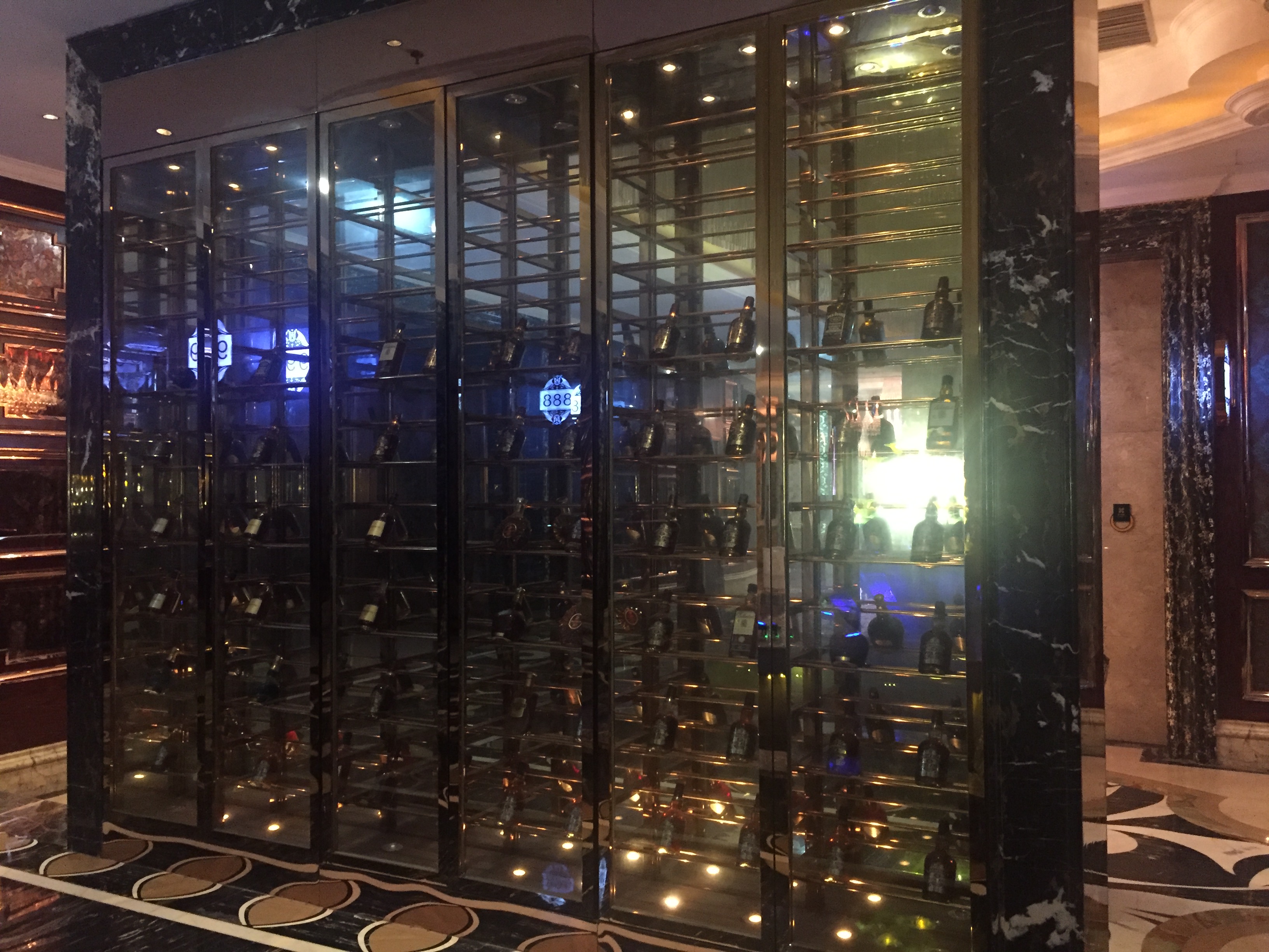 仿舊不銹鋼酒架